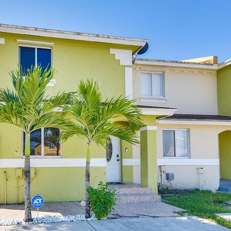 Opa-Locka Townhome, 15 Mi To Miami Beach! Esterno foto