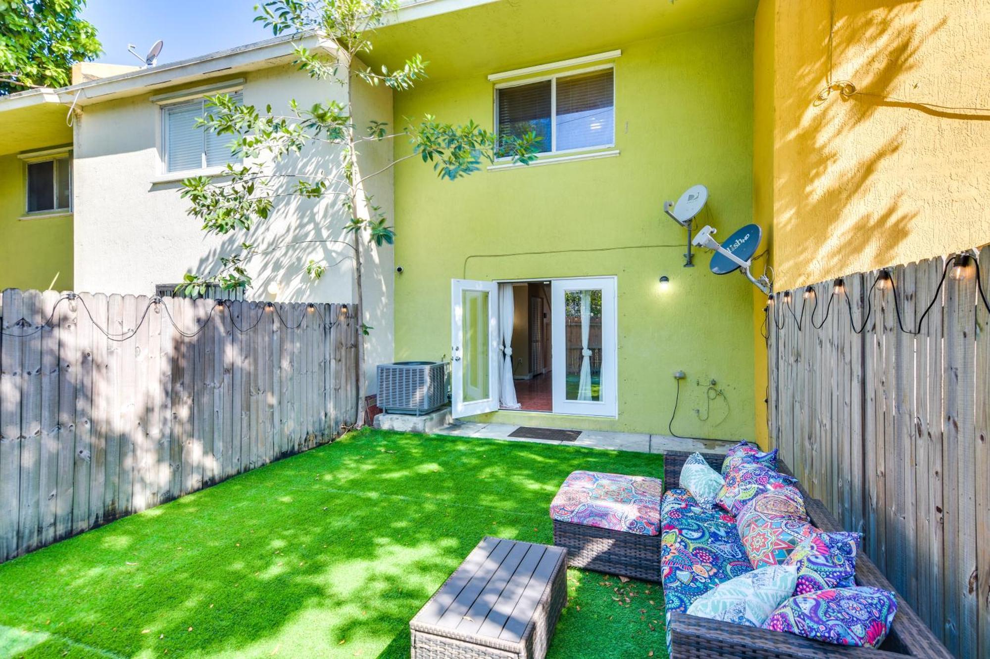 Opa-Locka Townhome, 15 Mi To Miami Beach! Esterno foto